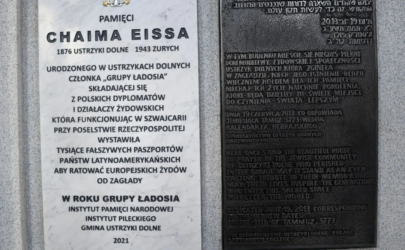 Odsłonięto tablicę upamiętniającą Chaima Eissa, członka grupy Ładosia