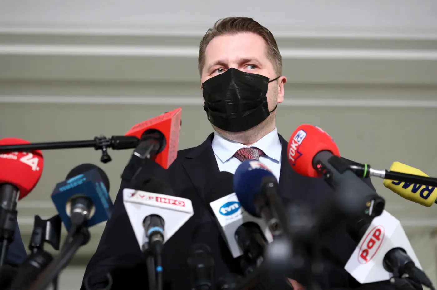 Nauka zdalna wraca do szkół, ale nie dla wszystkich. Czarnek zdecydował. TERMIN