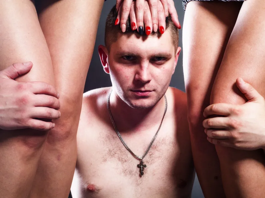 Po raz pierwszy TAK uważnie przyjrzano się męskim fantazjom seksualnym: "Fabuły bywają ostre..."