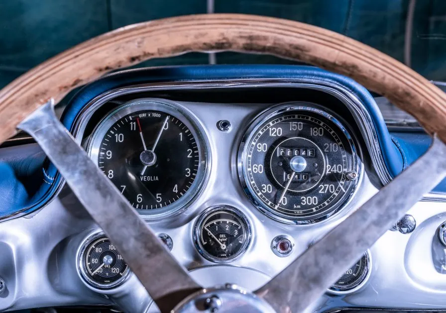 mercedes-300-slr-uhlenhaut-coupe-z-1955-roku-37461370.jpeg