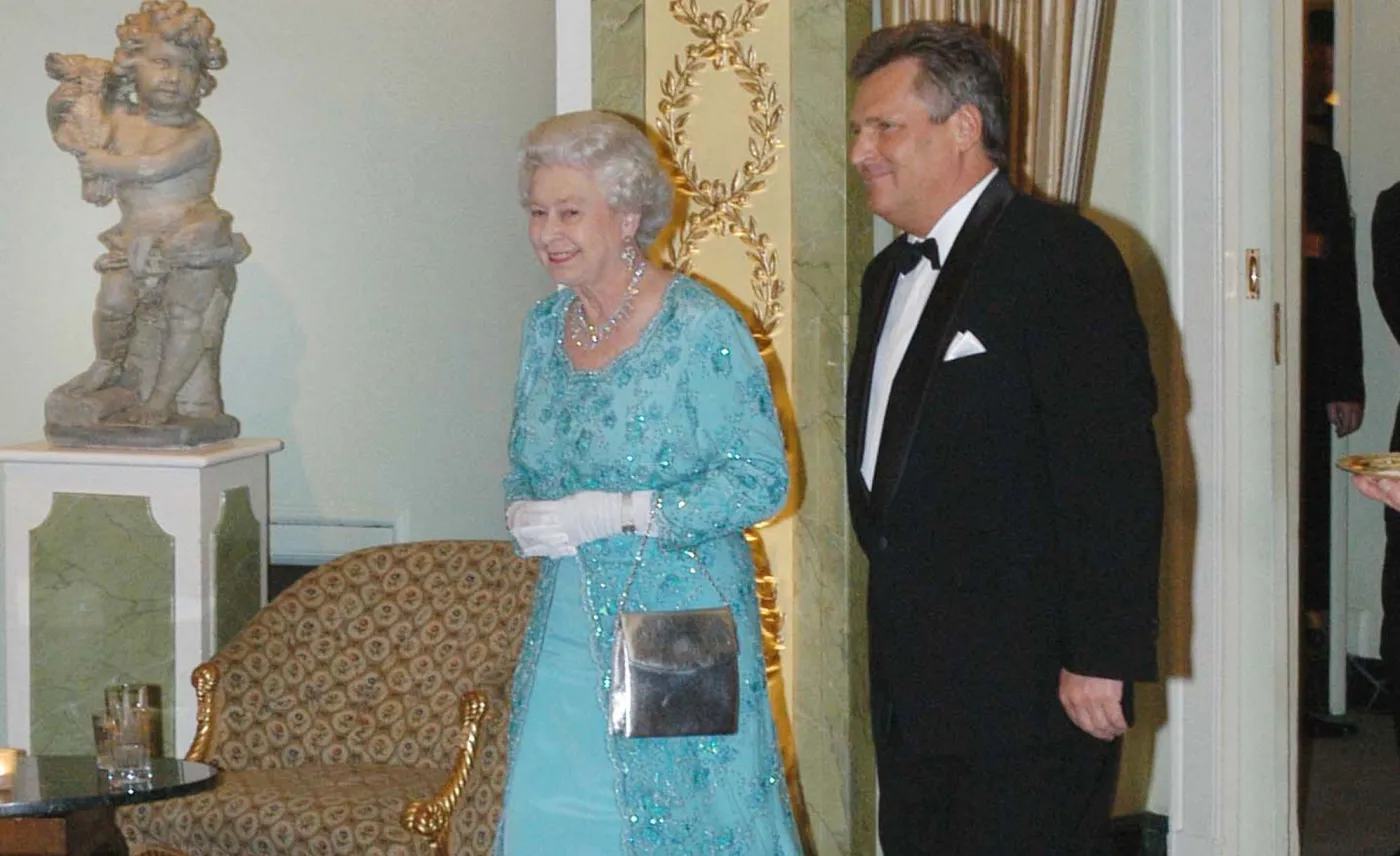 Aleksander Kwaśniewski o Elżbiecie II: Bił z niej majestat, ale potrafiła się szczerze uśmiechać