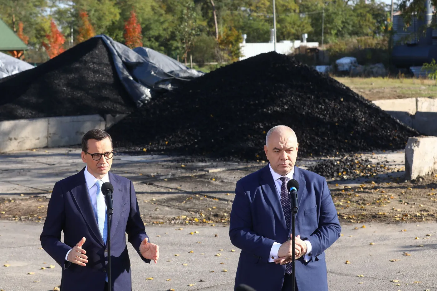 Mateusz Morawiecki, Jacek Sasin
