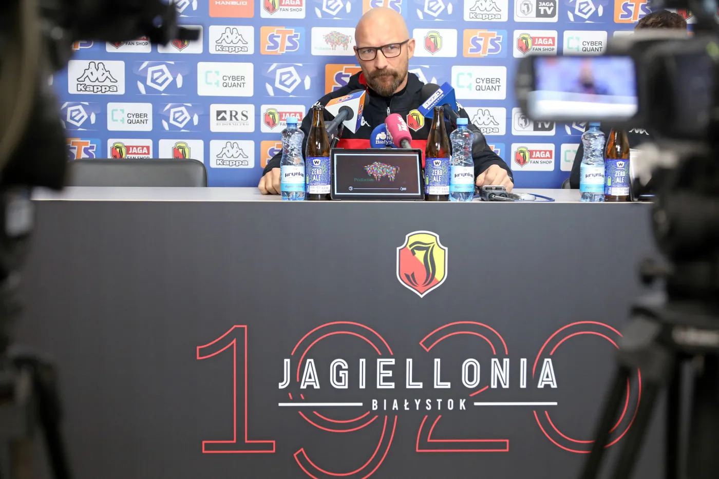 Kłopoty Stolarczyka. Jagiellonia w Łodzi bez Romanczuka i Imaza