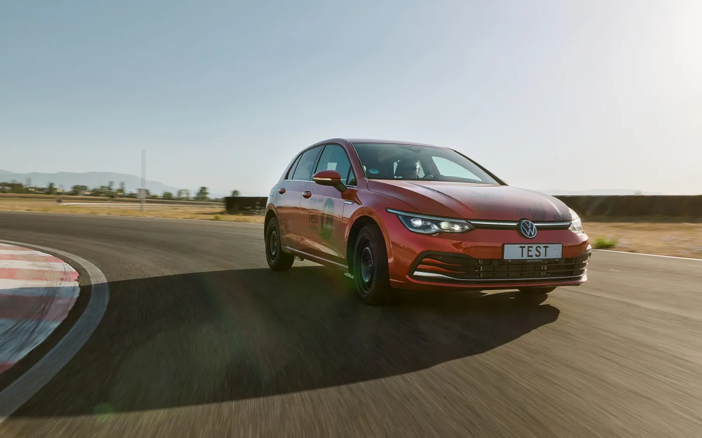 adac-ev-tests-sommerreifentest-download-3-2302-37727688.jpg