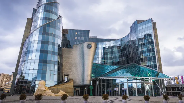 Partie w TVP. Oto, ile czasu antenowego przypadło każdej z nich. Mamy DANE