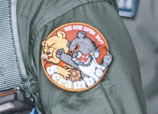 TA naszywka bije rekordy popularności na Tajwanie. To nawiązanie do kpin z Xi Jinpinga