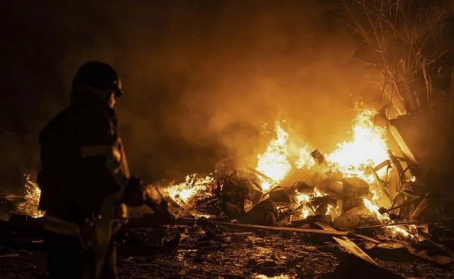 Anonimowe źródło CNN: Rosjanie masowo atakują rakietami Ukrainę. Chcą opóźnić...