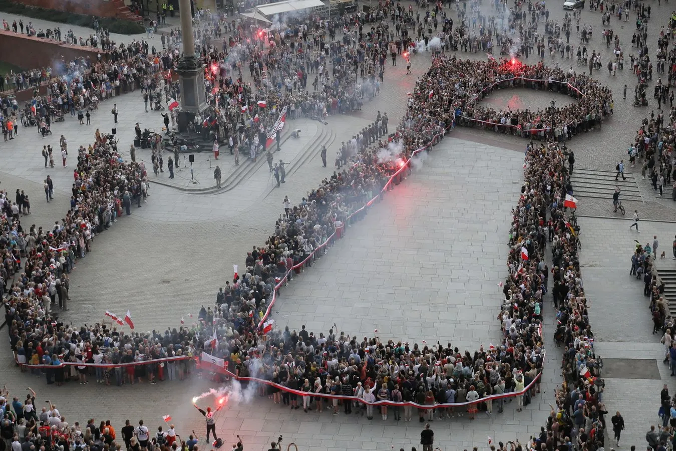 Żywy Znak dla Powstania Warszawskiego. Stolica oddała hołd