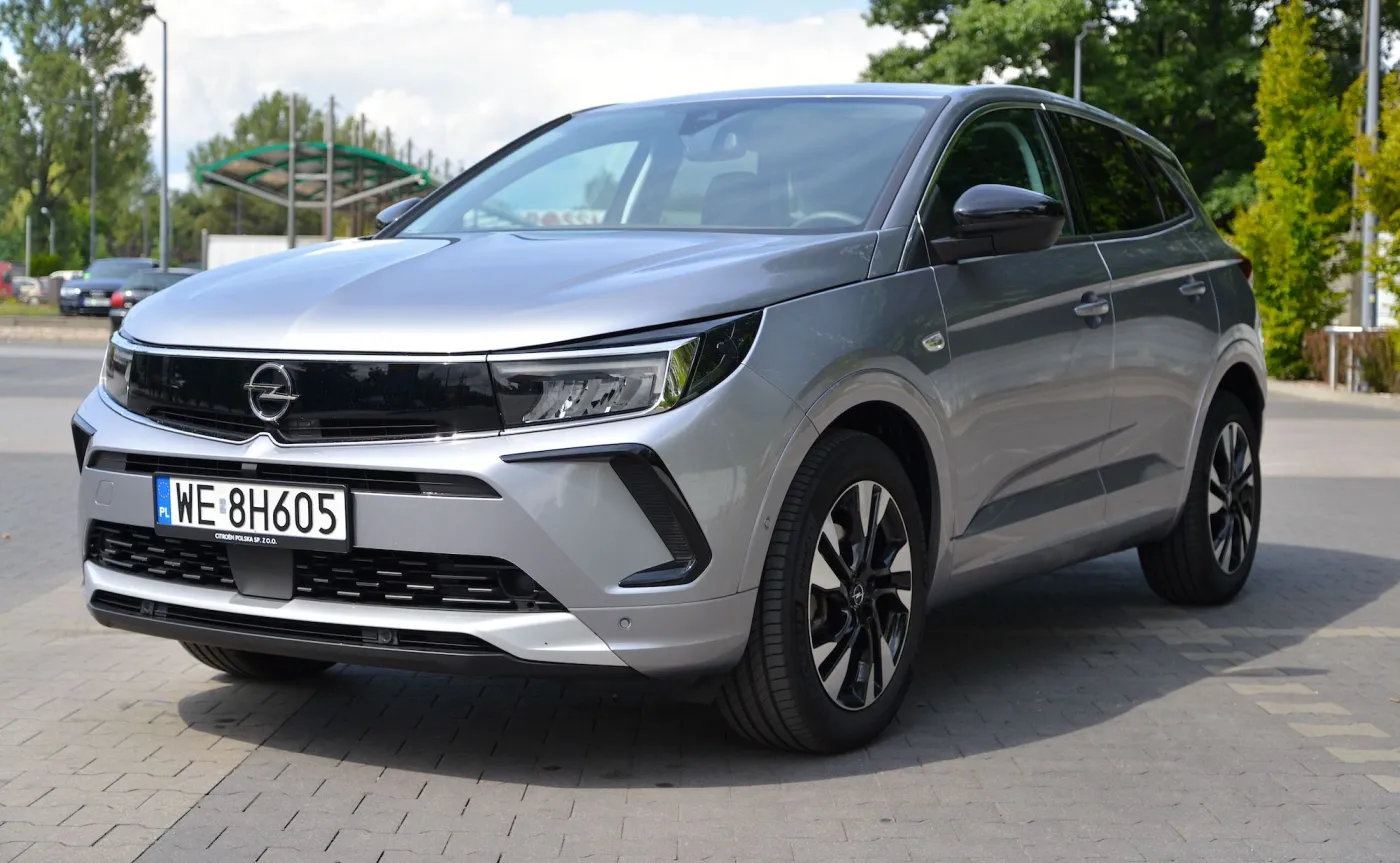 opel-grandland-business-elegance-15d-at8-130km-37881143.jpg