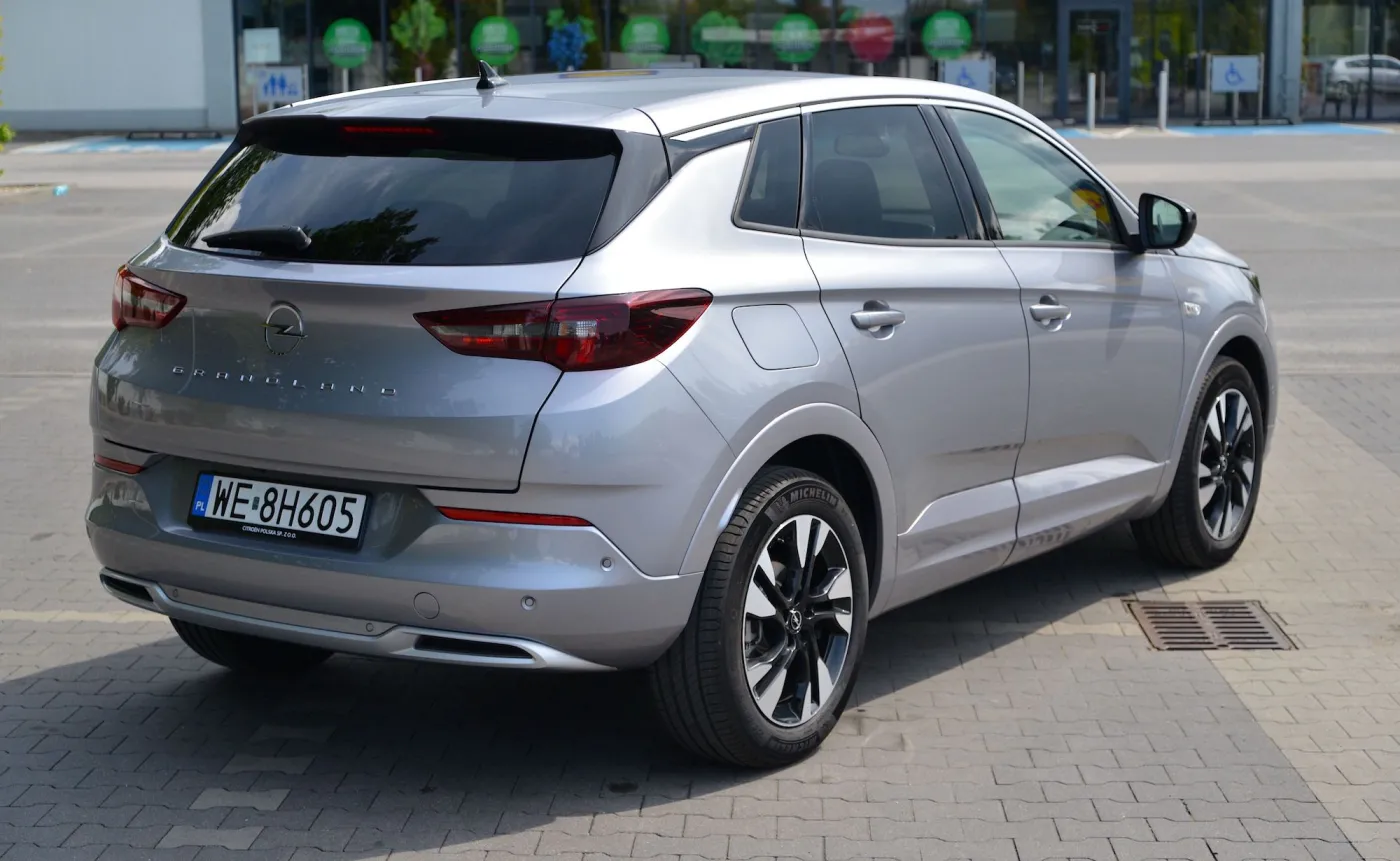 opel-grandland-business-elegance-15d-at8-130km-37881287.jpg