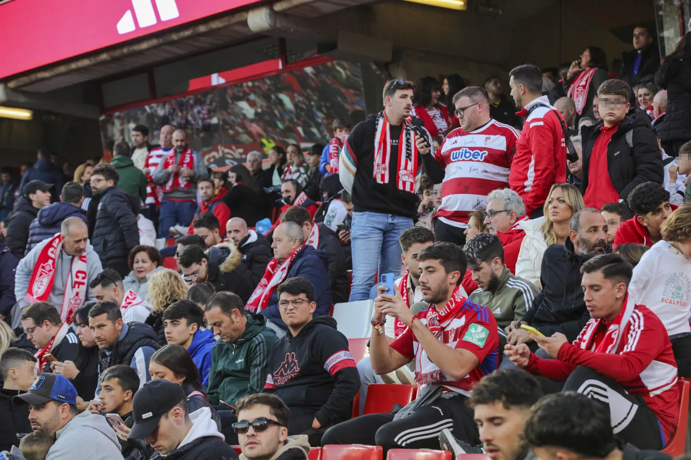 Tragedia podczas meczu Granada - Athletic Bilbao. Kibic umarł na trybunach