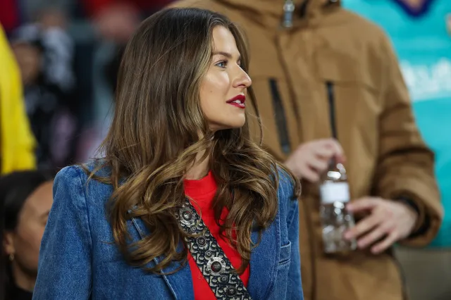 Stylizacje trenerki robią furorę w sieci. Świąteczne pomysły inspirują