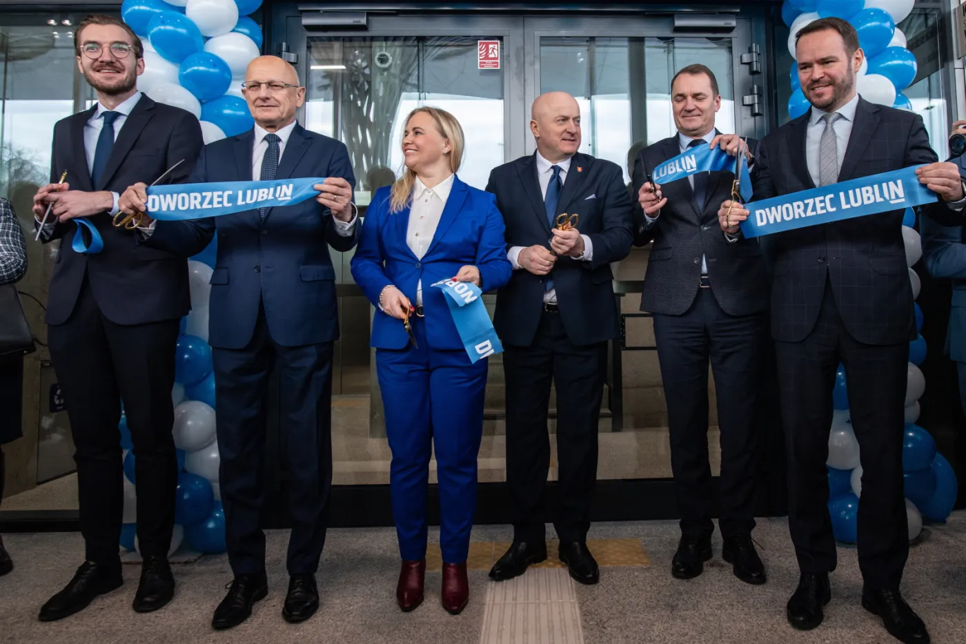 Lublin. Otwarto nowy dworzec. "Lubelskie ma aspiracje, żeby wstawać z kolan"