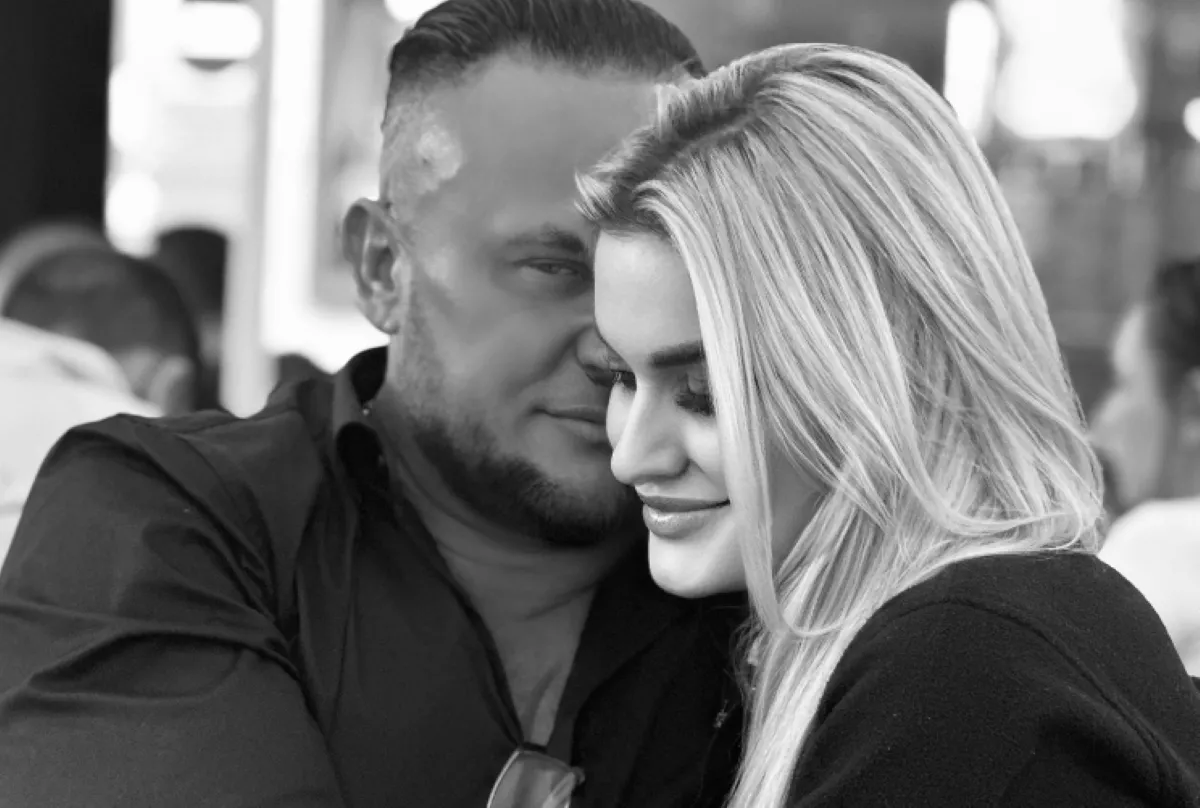 Sandra z "Hotelu Paradise" w żałobie. "Odszedł mój Anioł Stróż" [FOTO]