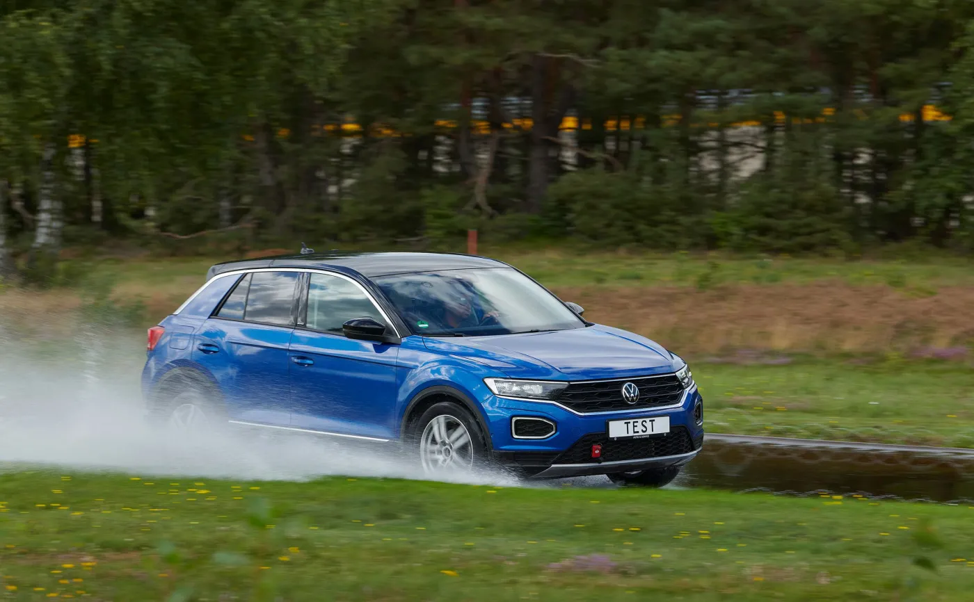 Oto 16 najlepszych i najgorszych opon letnich. Jak wypadła Dębica Presto UHP 2?