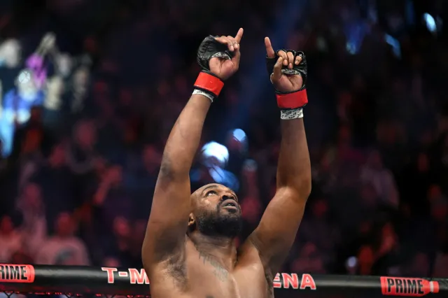 Poprosił gwiazdę UFC o kopniaka. Szybko tego pożałował [WIDEO]