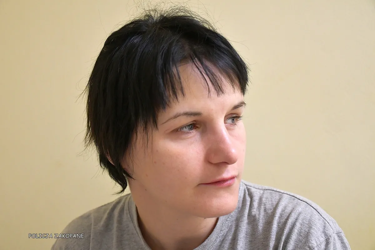 Może nazywa się Monika, ma tatuaż. Reszty nie wie ani policja, ani ona sama...