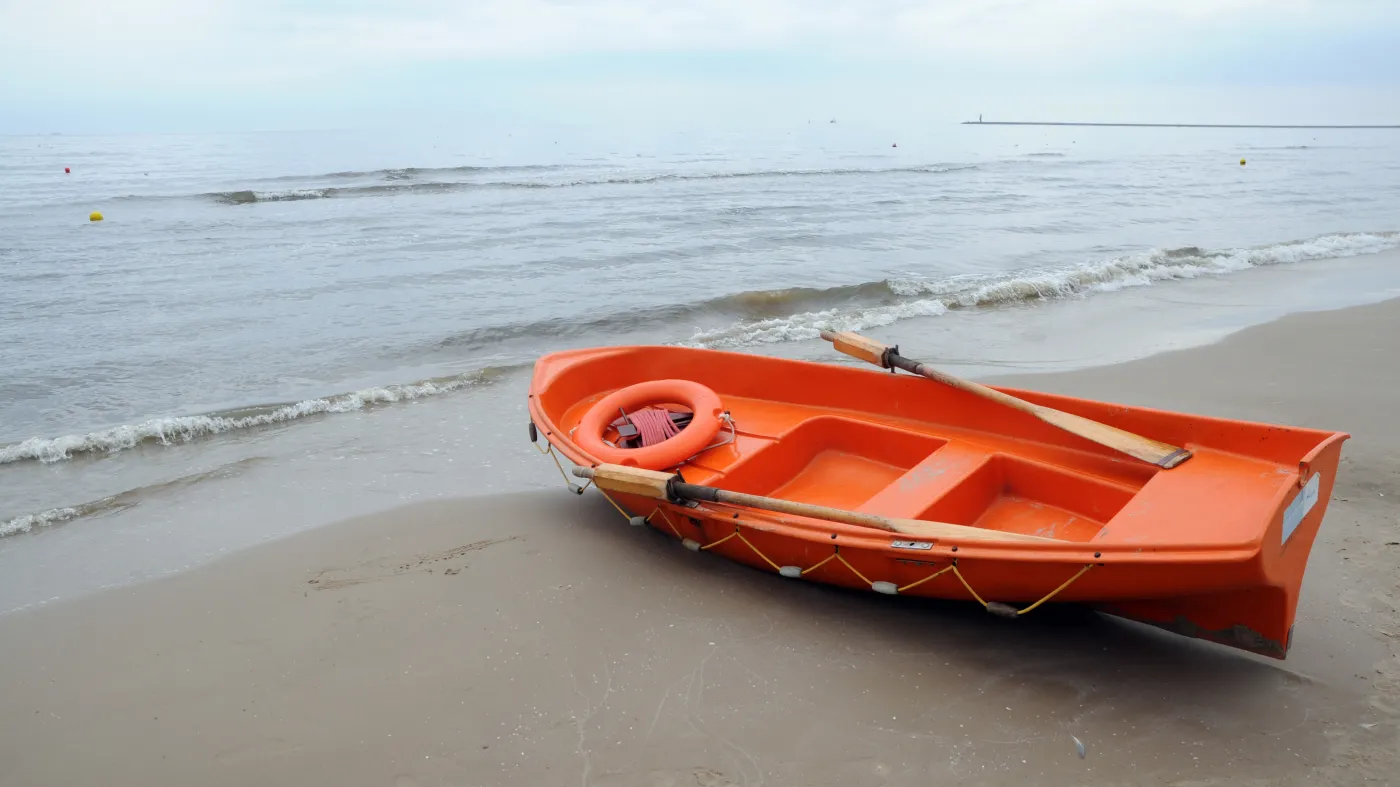 Ratownicy nie dopilnowali kolonistów na plaży we Władysławowie. Jest akt oskarżenia