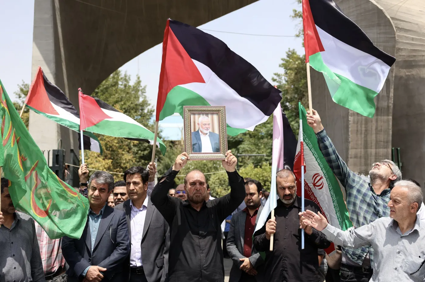 Wojna na Bliskim Wschodzie coraz bliżej. "Iran został zobligowany do odpowiedzi zbrojnej"