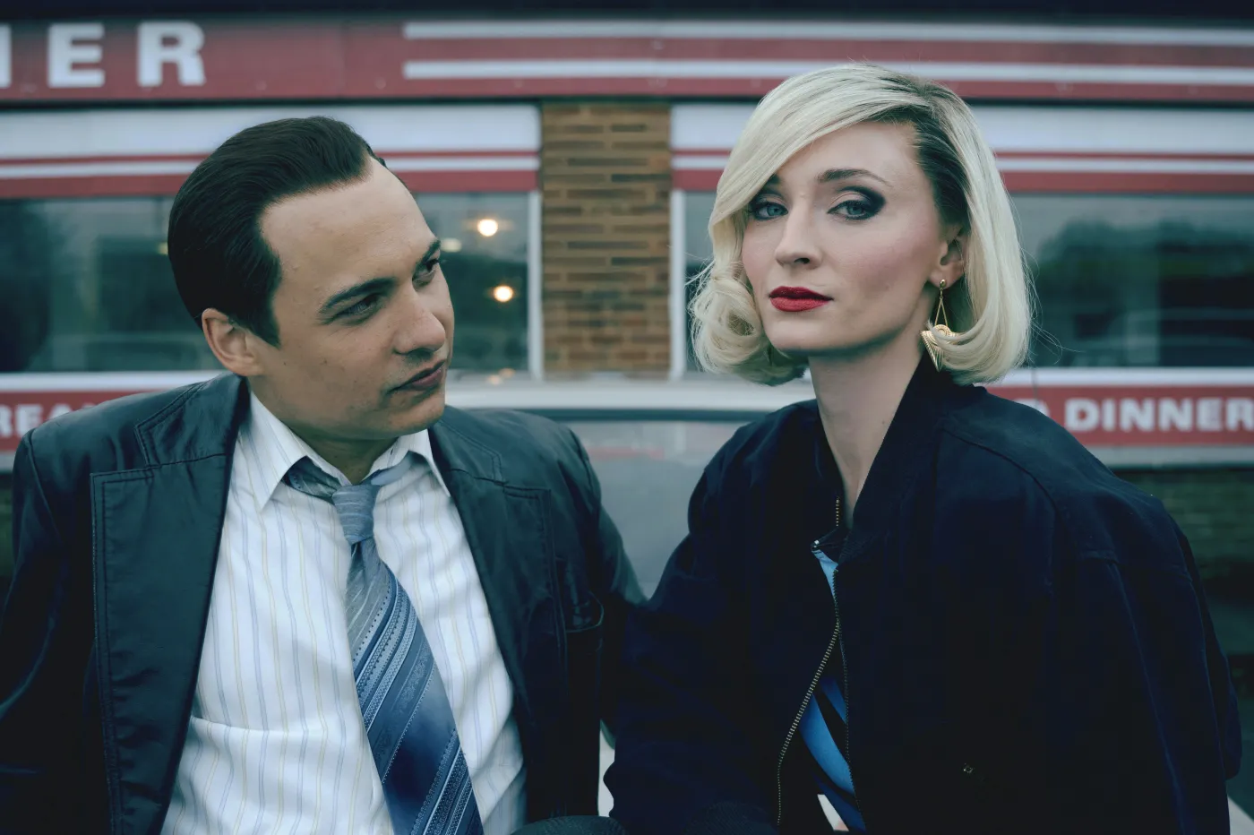 Frank Dillane i Sophie Turner w serialu "Joan"