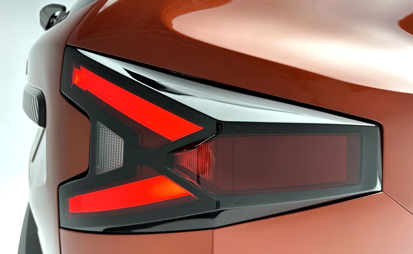 Nowa Dacia kontra rywale. Którego taniego SUV-a wybrać?