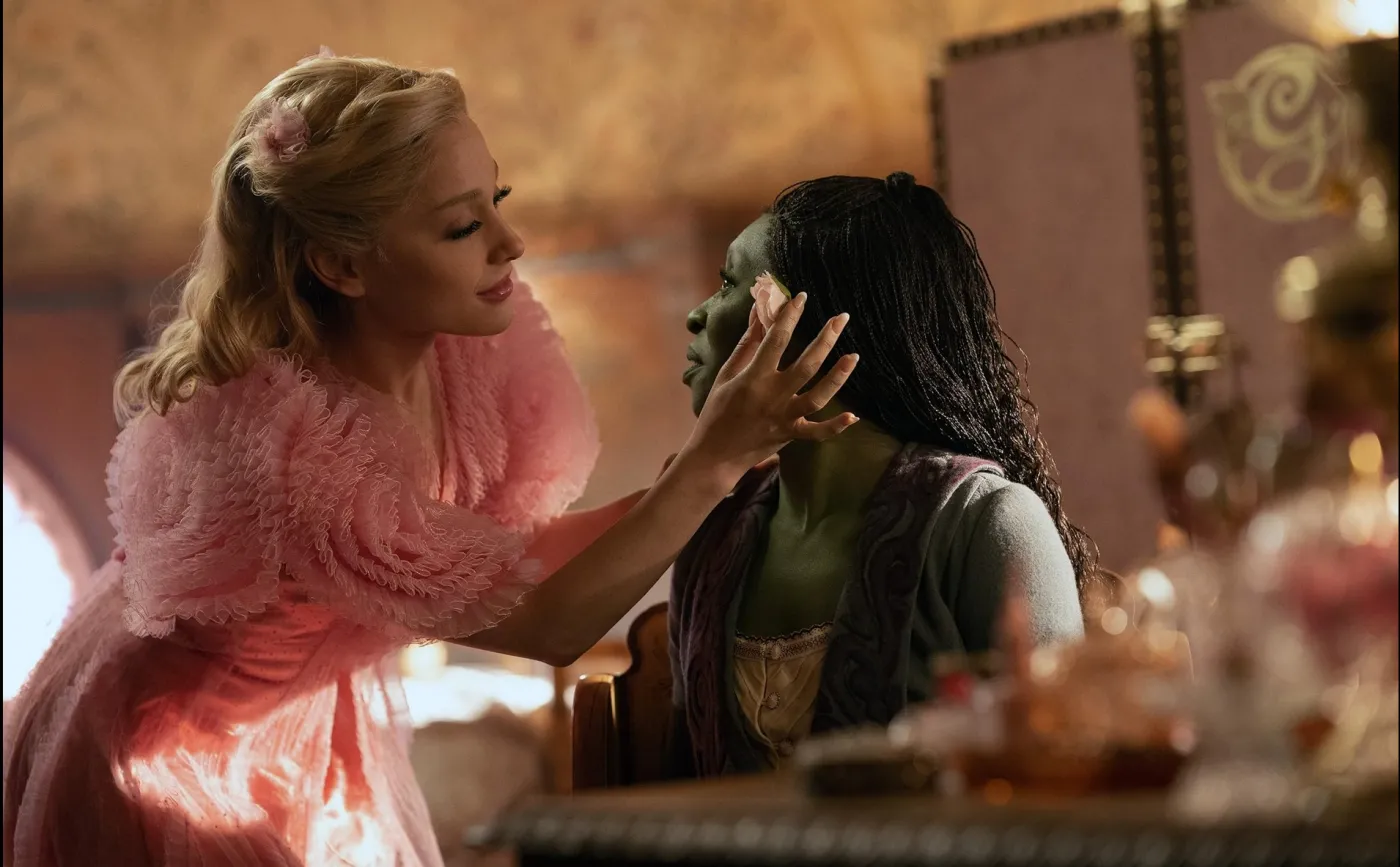 Ariana Grande i Cynthia Erivo w filmie "Wicked"