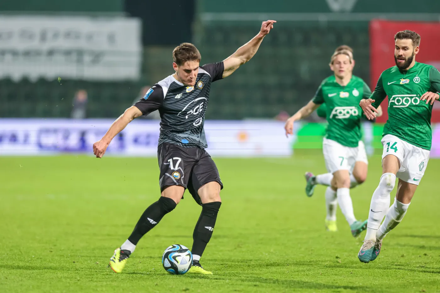 Legia Warszawa kupiła nowego napastnika. Nie sprawdził się w Rakowie Częstochowa