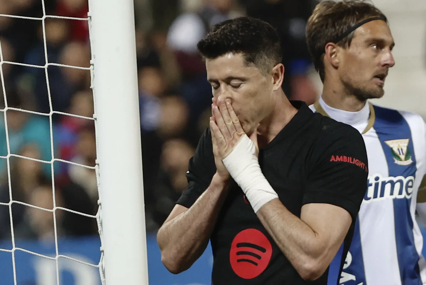 Niepokojące informacje na temat Lewandowskiego. Trener Barcelony woli dmuchać na zimne