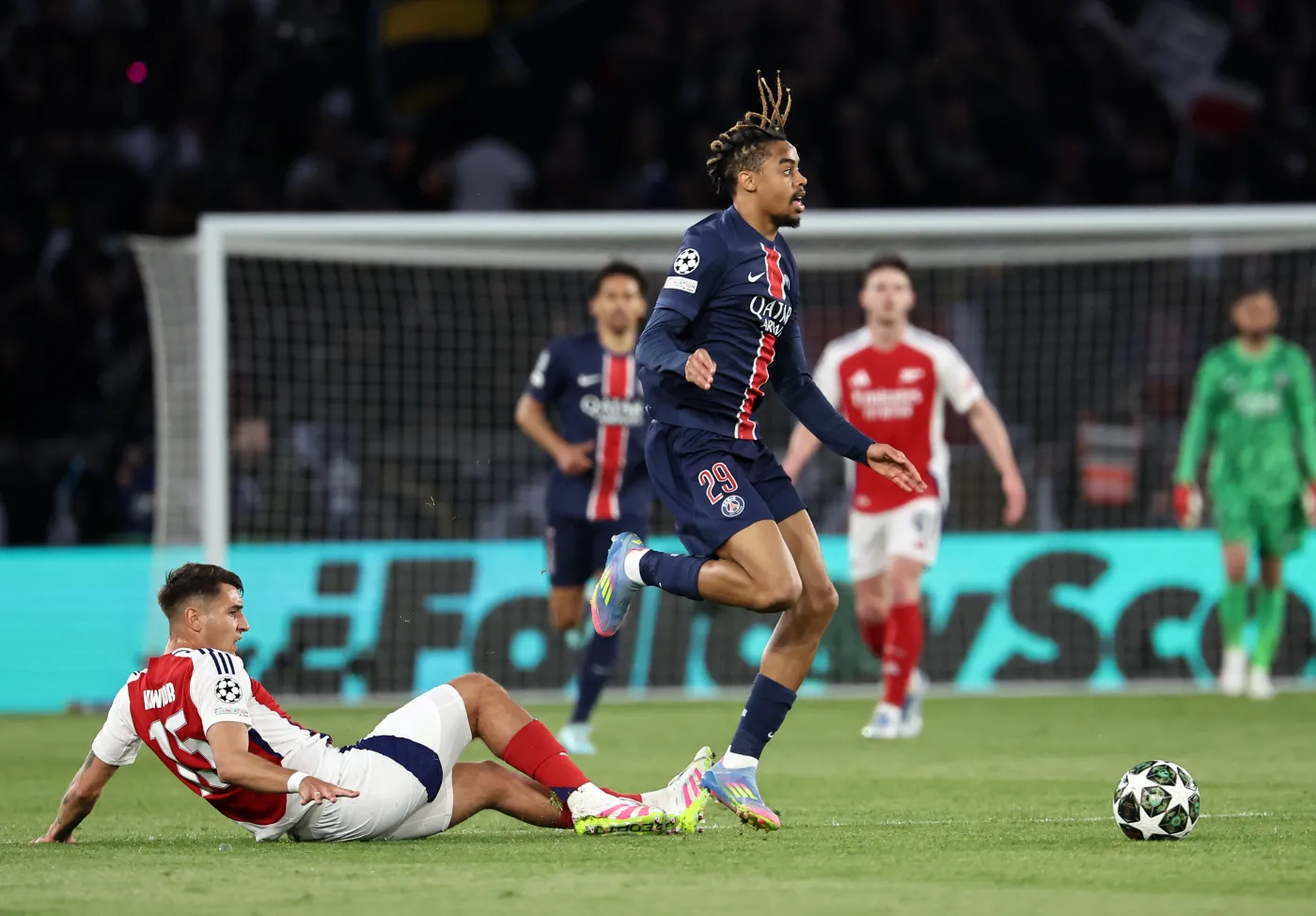 Nie będzie "polskiego finału" w Lidze Mistrzów. Kiwior i Arsenal nie dali rady Paris Saint-Germain