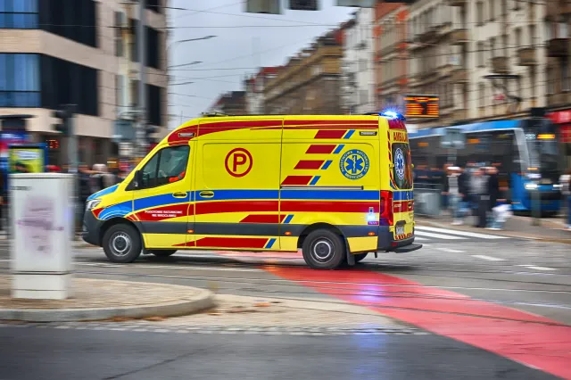 Kobieta zmarła w lokalu wyborczym. Przerwane głosowanie