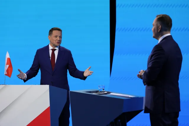 Ostra wymiana o podatki. Trzaskowski: Nie będzie nowych danin [DEBATA PREZYDENCKA]