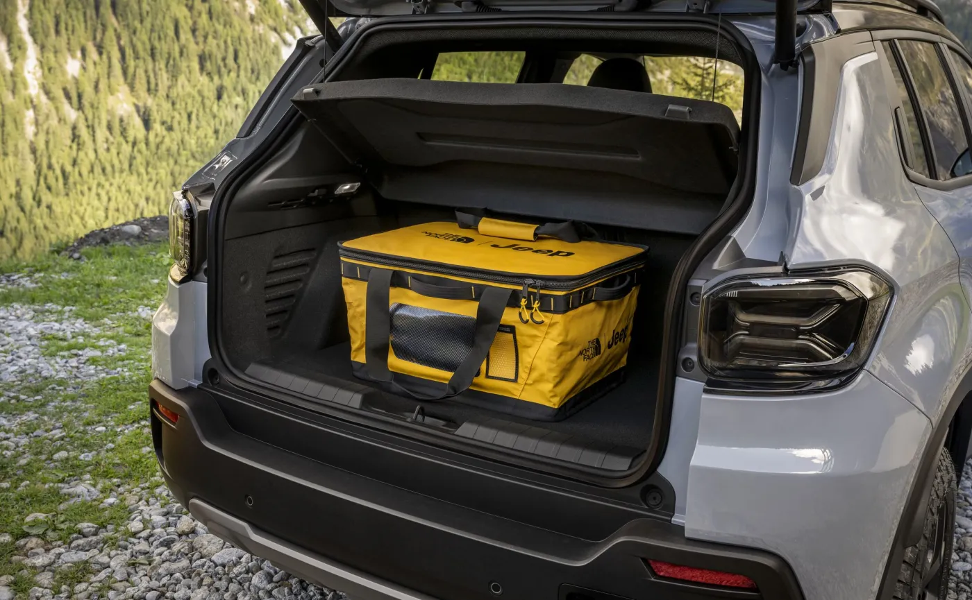 nowy-jeep-avenger-4xe-the-north-face-edition-38542808.jpg
