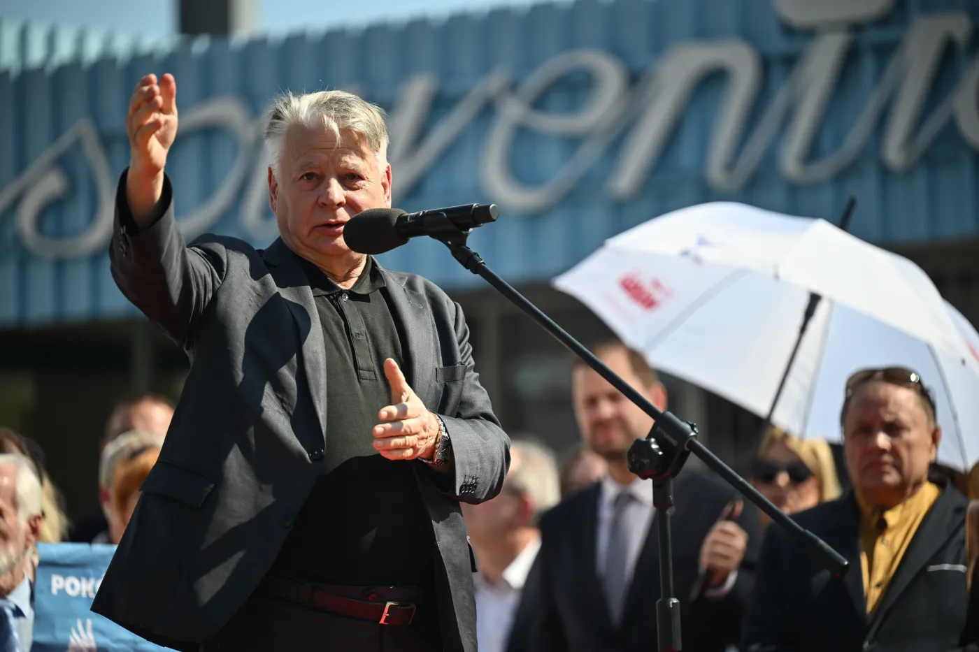 "Niech pan usunie te bariery". Bogdan Borusewicz apeluje do Karola Nawrockiego