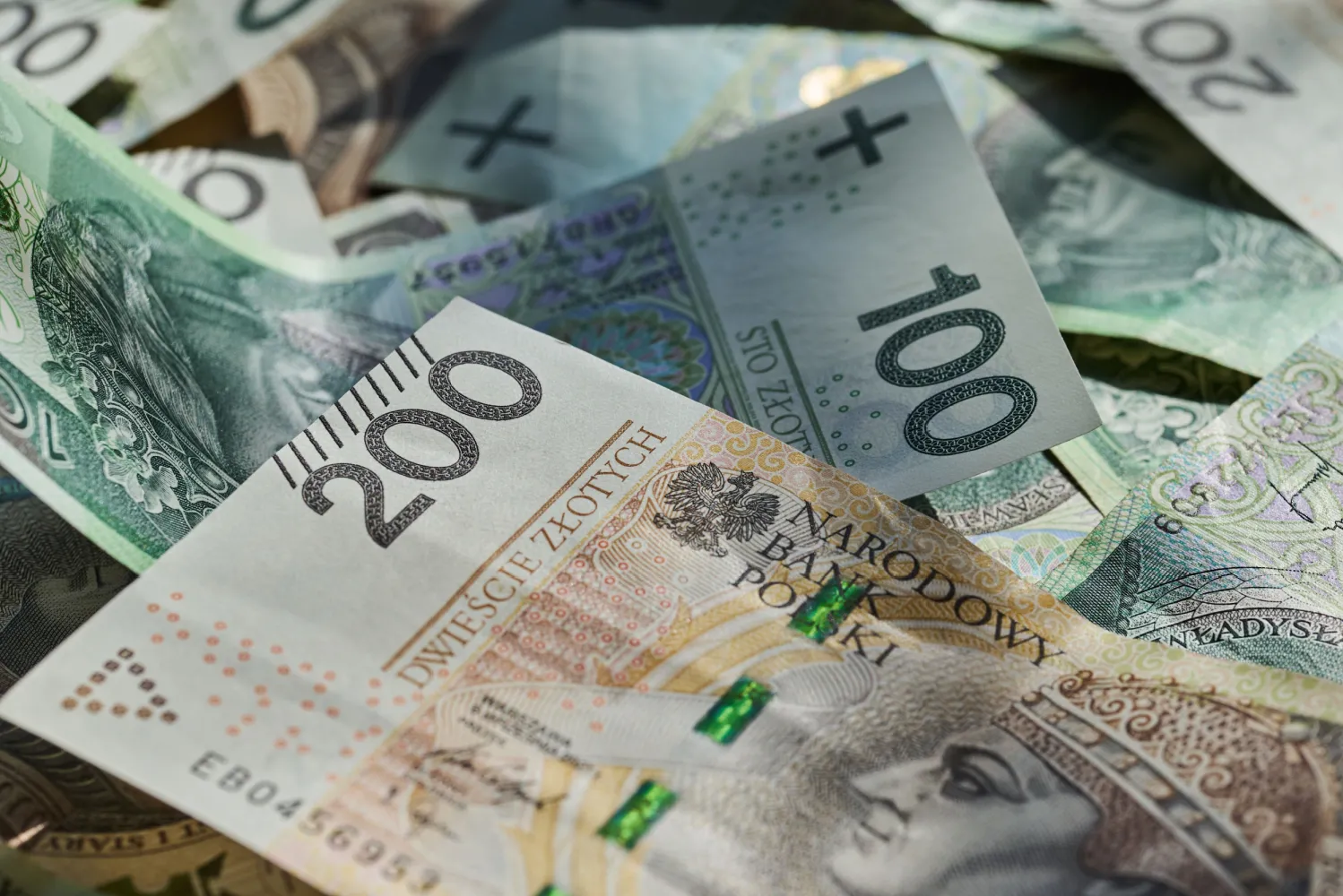 10 860 zł pensji i 39 dni urlopu wypoczynkowego. Tu trwa rekrutacja