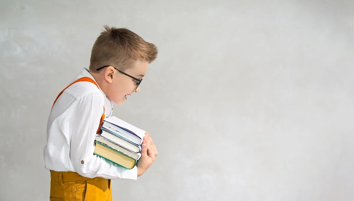 Dlaczego dziecko nie lubi szkoły? Jak rozmawiać z dzieckiem, żeby naprawdę pomóc