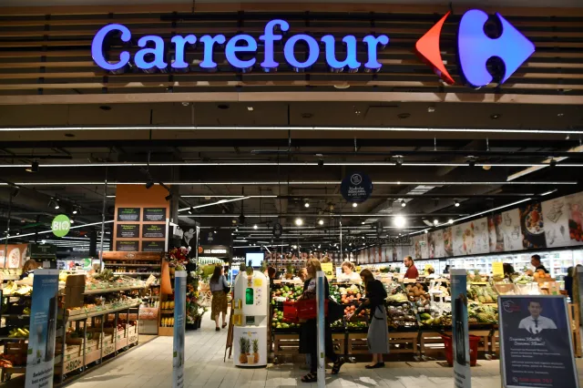 Czy sieć Carrefour trafi w polskie ręce? Wiceminister: To nie jest najlepsze rozwiązanie