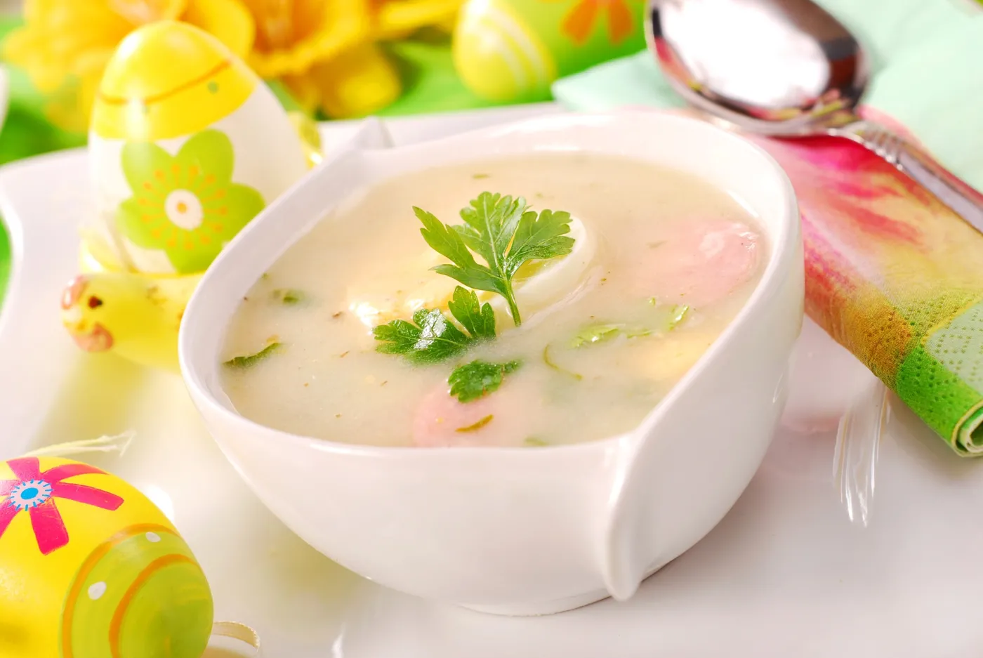 Barszcz biały na Wielkanoc. Delikatniejszy niż żurek, ale wymagający precyzji