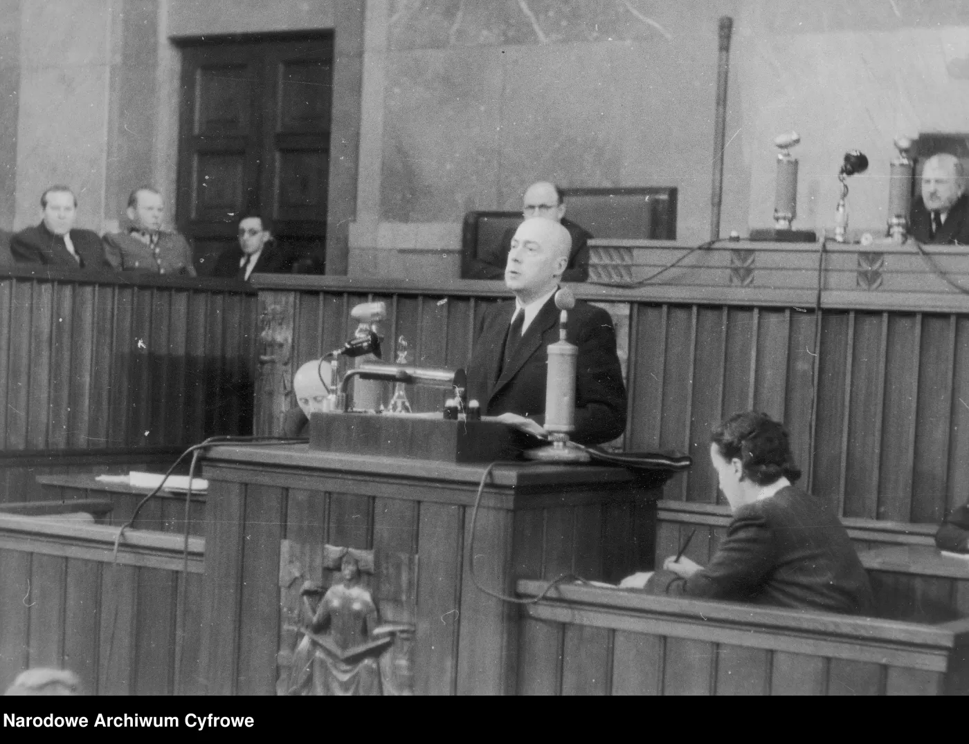 QUIZ. Historia czasów PRL. Pytamy nie tylko o daty. 6/10 to będzie dobry wynik