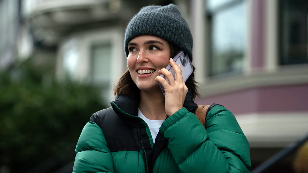 Zoey Deutch w filmie "Wiadomości dla Isabelle"
