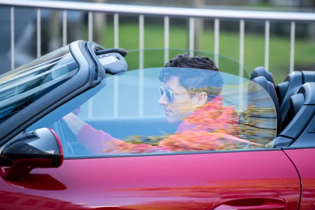 Robert Lewandowski na trening przyjechał najdroższym modelem Porsche [FOTO]