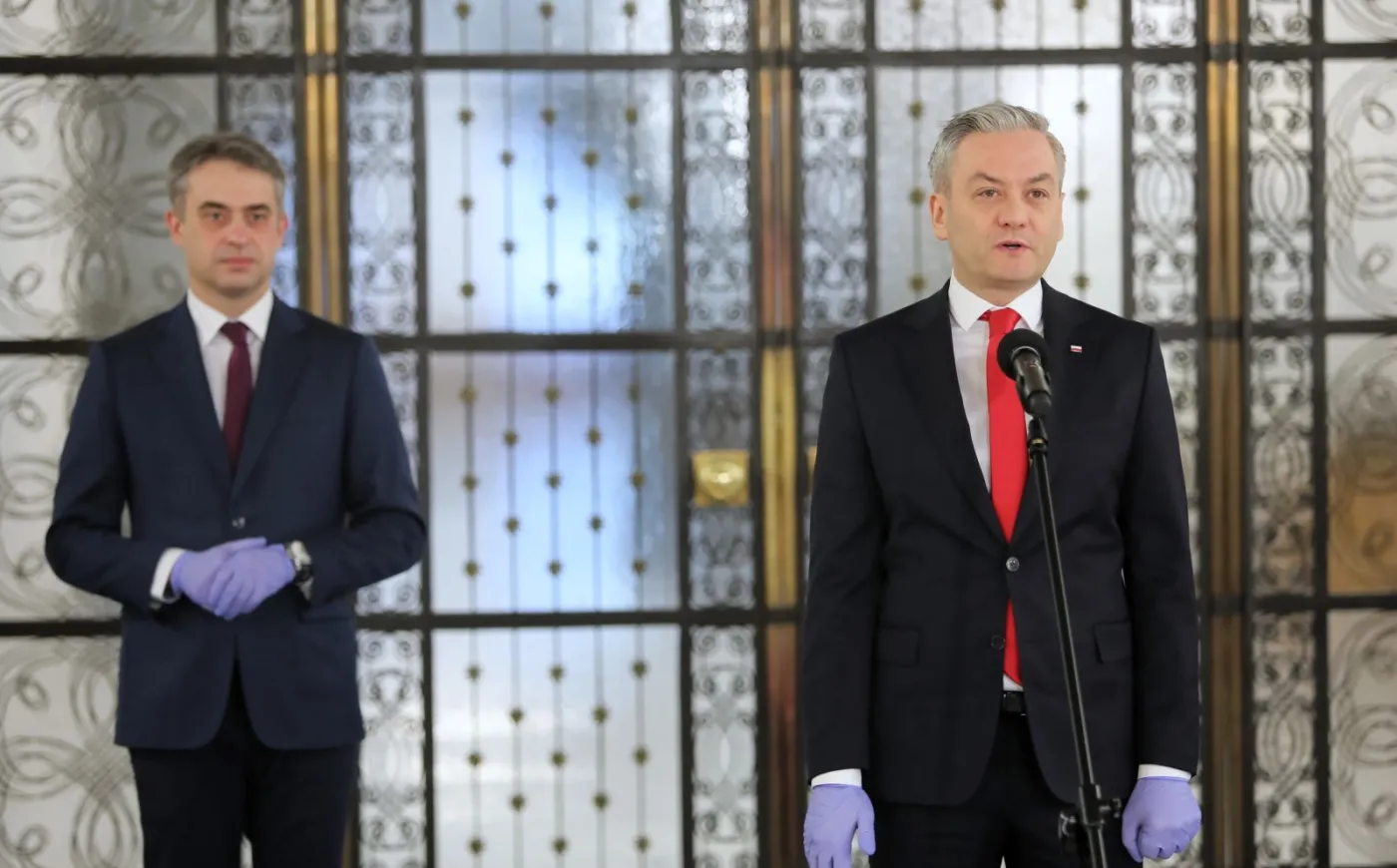 Biedroń: Pieniądze na organizację wyborów przeznaczmy na walkę z wirusem