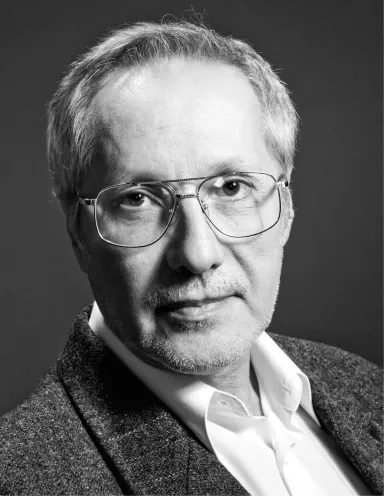 emerytowany pracownik Wiedeńskiego Instytutu Międzynarodowych Porównań Gospodarczych. W latach 2005–2009 członek zespołu doradców ds. polityki pieniężnej Parlamentu Europejskiego