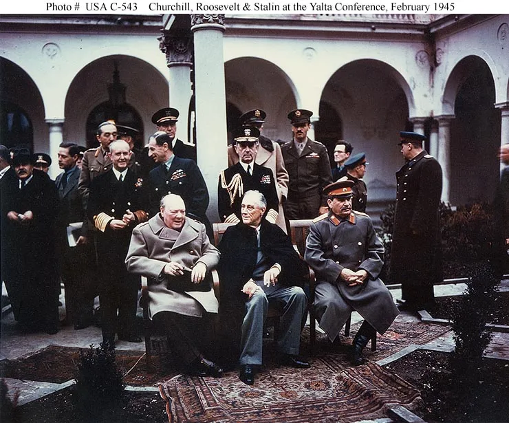 2885747-yalta-summit-1945-with-churchill-roosevelt-stalin.jpg