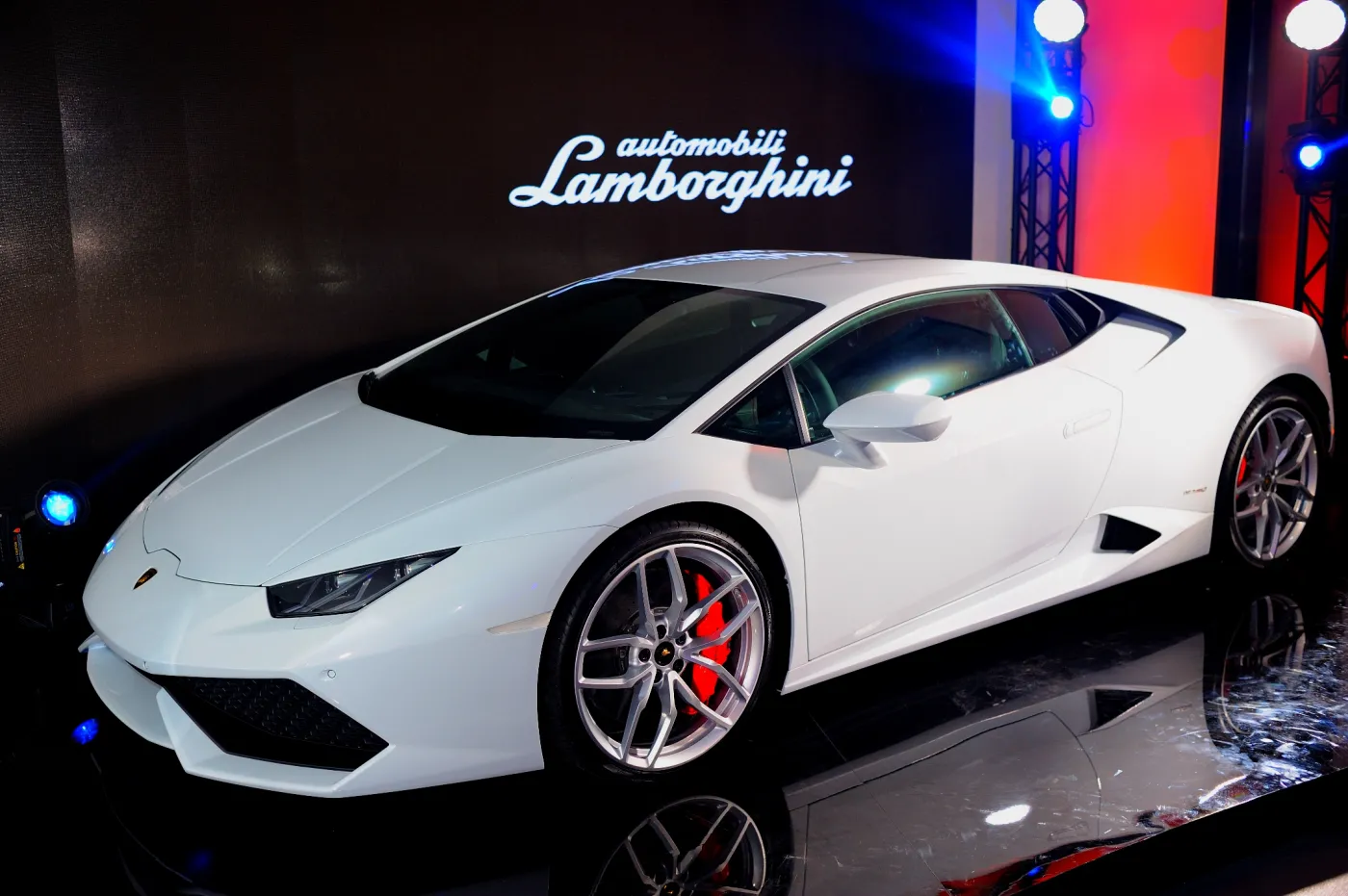 6559567-lamborghini-warszawa-lamborghini-huracan-lp-610-4.jpg