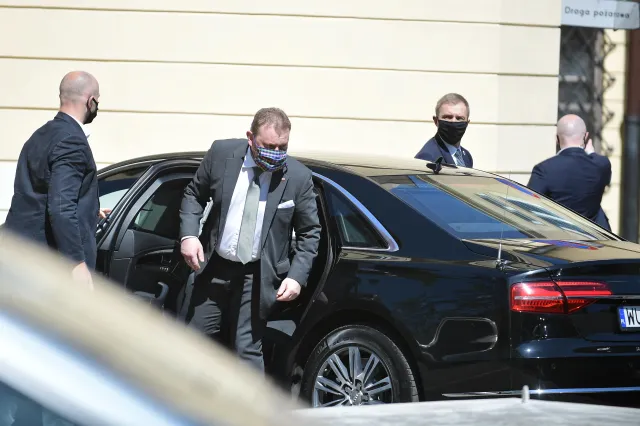 Nie tylko maseczki resortu nie spełniają norm. To dotyczy też tych z KGHM czy WOŚP. MAMY DOKUMENTY