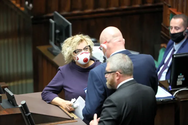 Awantura w Sejmie. Braun: Proszę nie dokonywać inwazji na moją strefę intymną