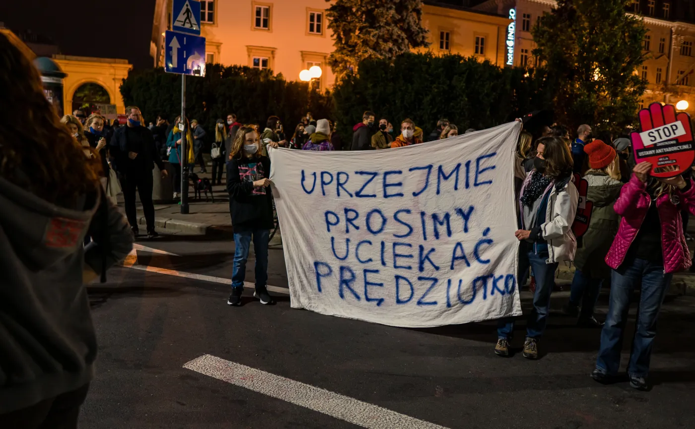 protest-na-ulicach-warszawy-fot-justyna-karpinska-28278563.jpg
