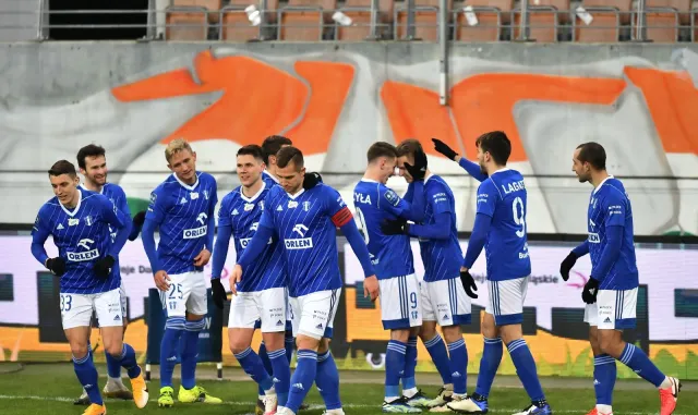 Ekstraklasa wróciła. Karny i czerwona kartka ustawiły mecz w Lubinie
