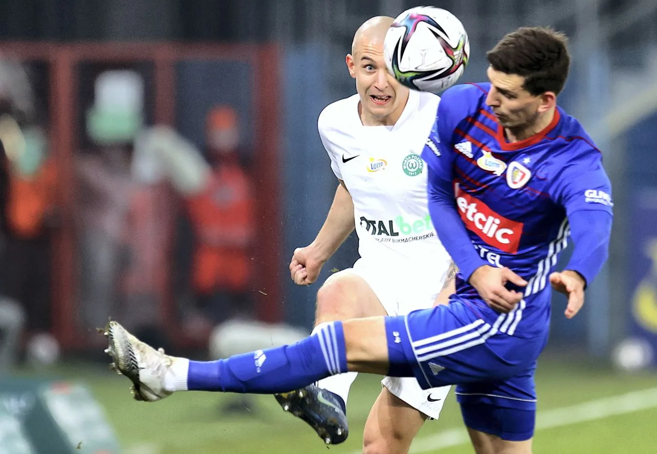 Ekstraklasa piłkarska: Piast oddał trzy punkty Warcie