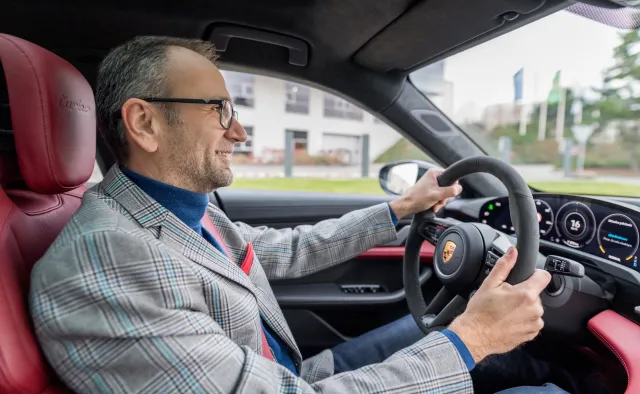 Akumulator czy wodór? Koncern wskazuje przyszłość motoryzacji